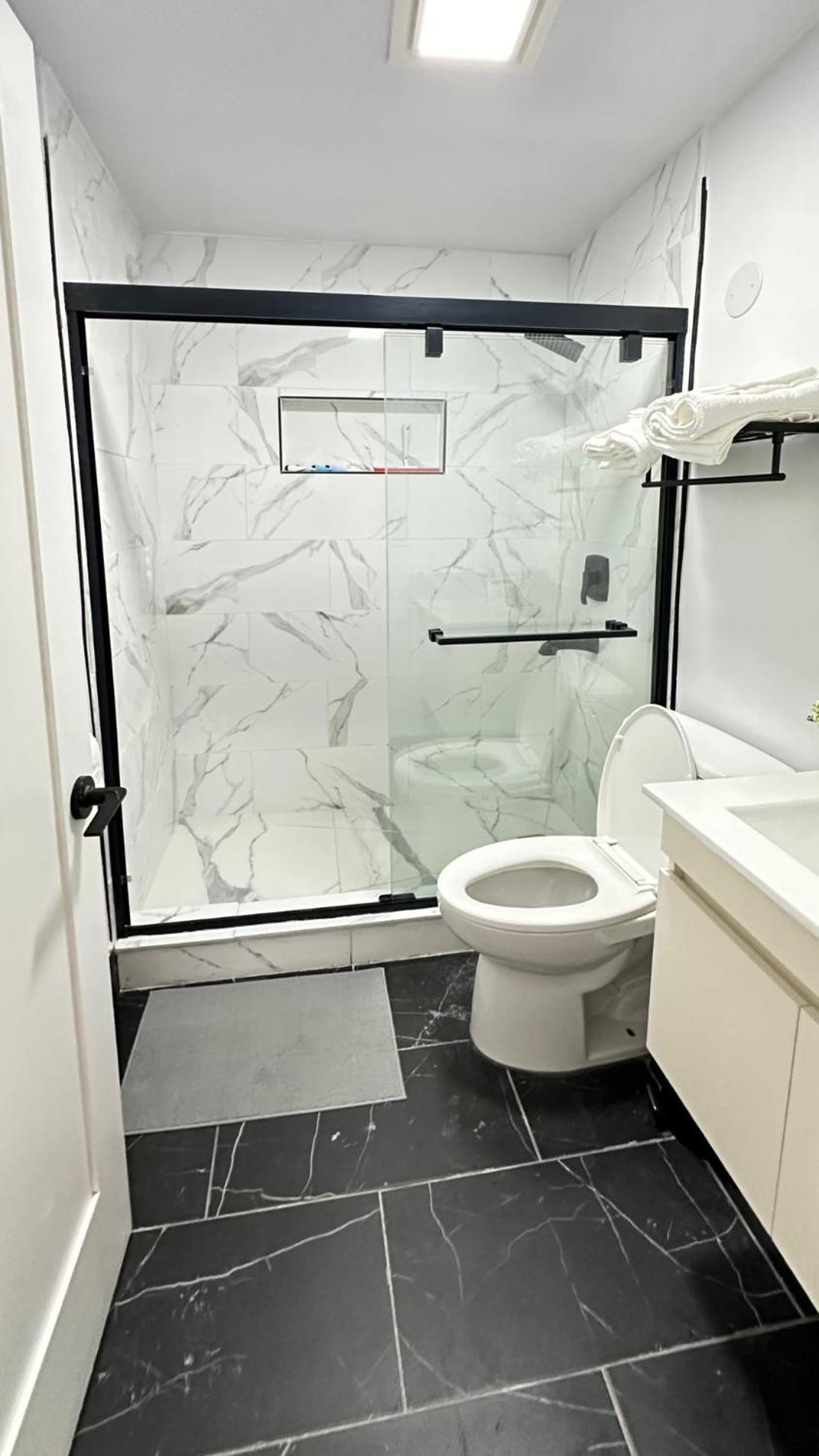 Modern 2Br Stylish & Cozy Unit Bed & Breakfast Los Angeles Dış mekan fotoğraf
